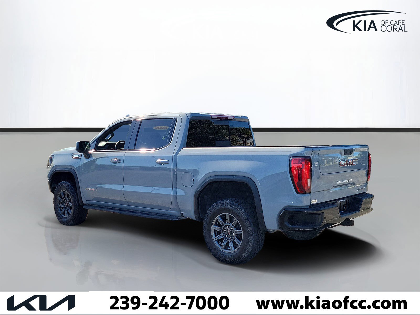 Used 2025 GMC Sierra 1500 AT4X AWD/4WD image 4