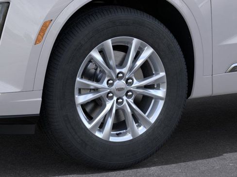 New 2025 Cadillac XT6 Luxury FWD image 9