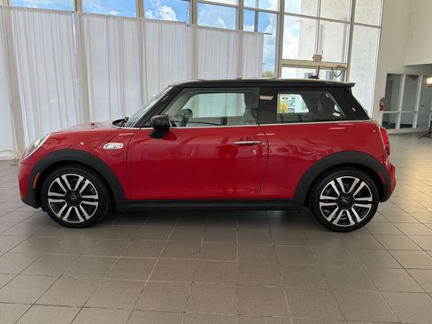 Used 2021 MINI Cooper S FWD image 2