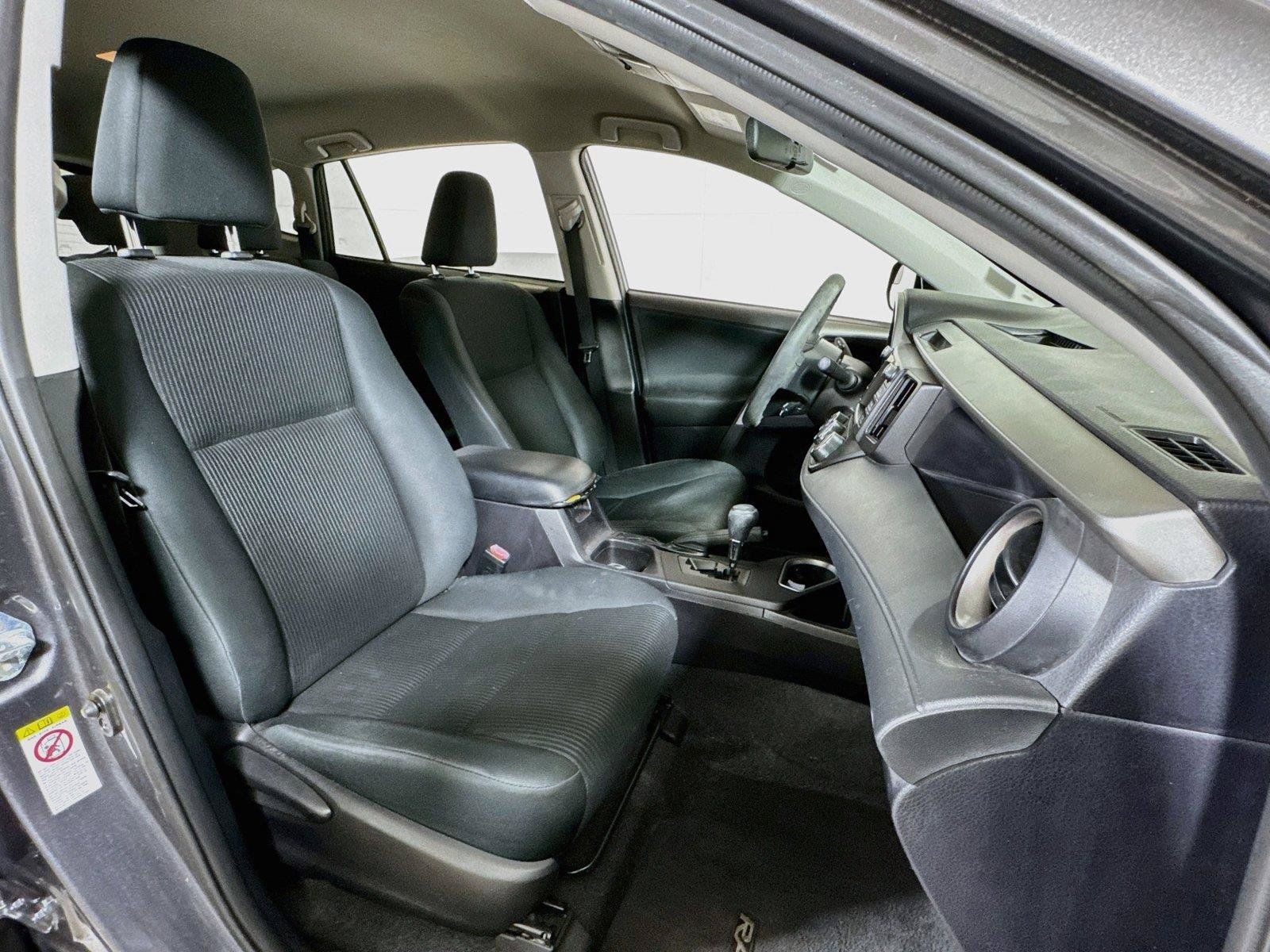 Used 2017 Toyota RAV4 LE w/ Carpet Mat Package AWD/4WD image 24