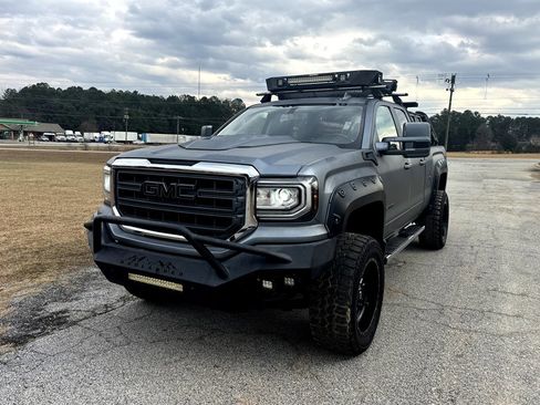 Used 2018 GMC Sierra 1500 SLE image 1