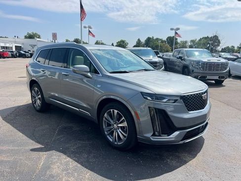 Used 2024 Cadillac XT6 Premium Luxury w/ Technology Package AWD/4WD image 3