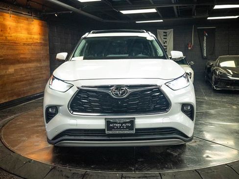 Used 2023 Toyota Highlander Platinum AWD/4WD image 4