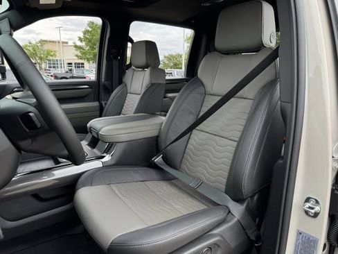 New 2026 Chevrolet Silverado 2500 ZR2 AWD/4WD image 21