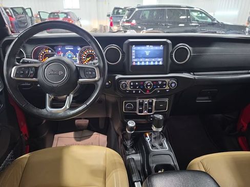Used 2018 Jeep Wrangler Unlimited Sahara w/ Cold Weather Group AWD/4WD image 9