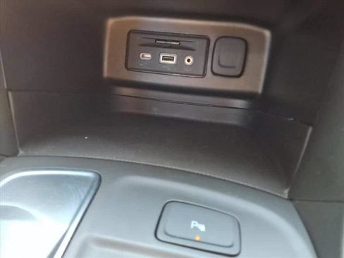 Used 2022 Chevrolet Equinox LT FWD image 27