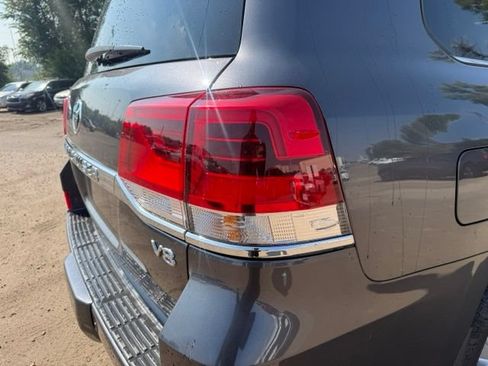 Used 2018 Toyota Land Cruiser w/ Preferred Accessory Package AWD/4WD image 13