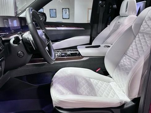 Used 2026 Cadillac Escalade Platinum Sport w/ LPO, ONYX Package image 14