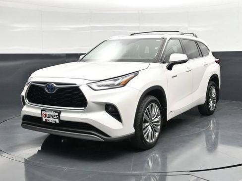 Used 2021 Toyota Highlander Platinum AWD/4WD image 6