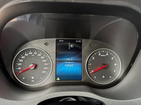 Used 2022 Mercedes-Benz Sprinter 1500 image 32