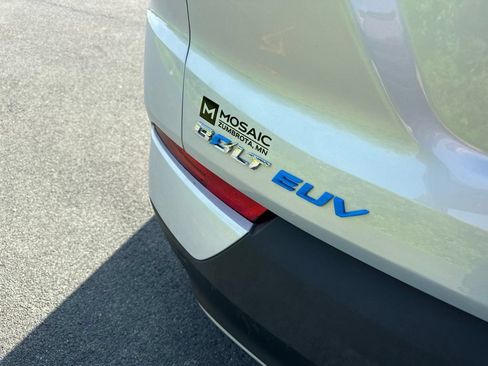 Used 2023 Chevrolet Bolt EUV LT w/ Driver Confidence Package FWD image 18