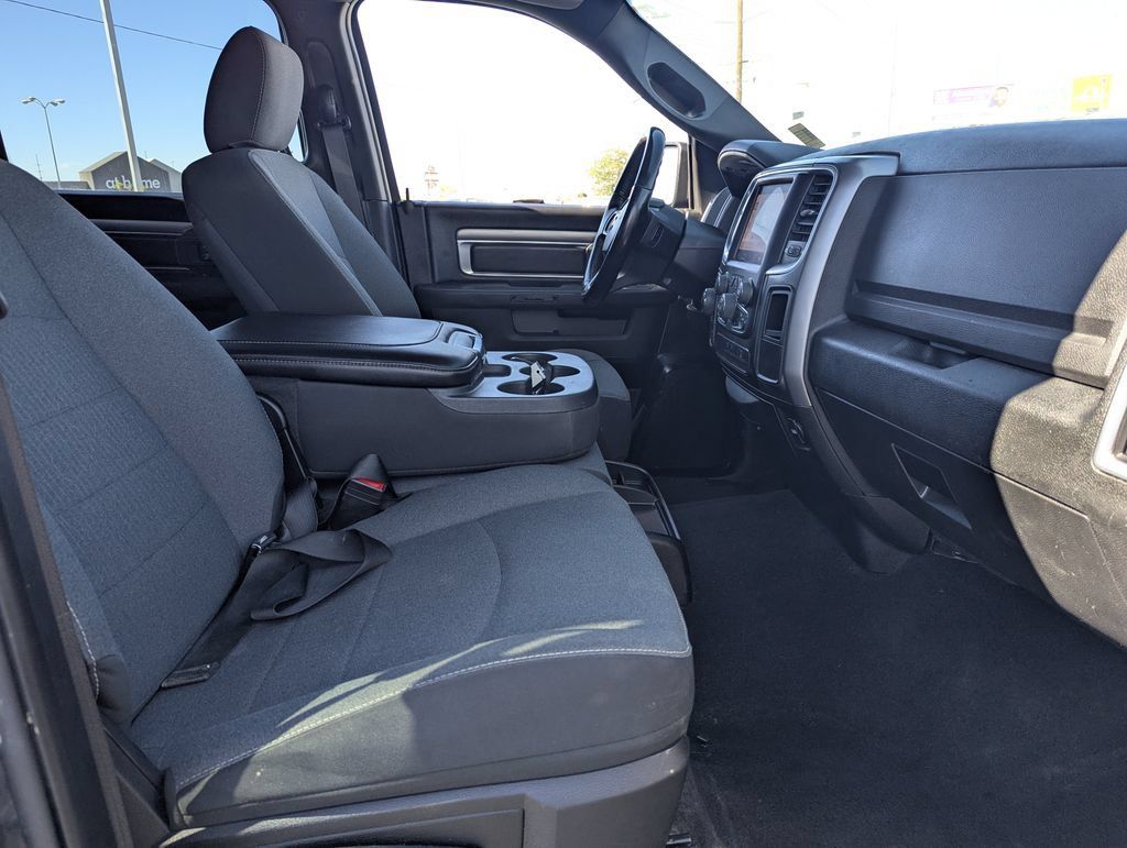 Used 2022 RAM 1500 Warlock AWD/4WD image 33