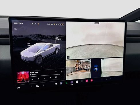 Used 2025 Tesla Cybertruck 2WD Crew Cab image 24