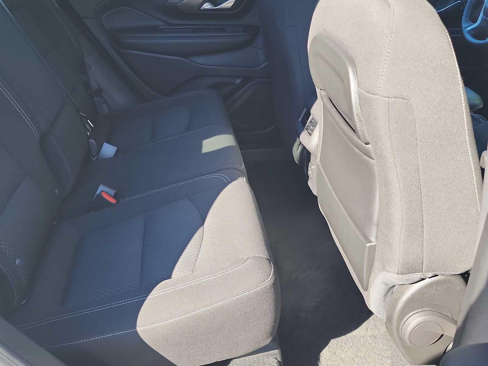 Used 2024 GMC Terrain SLE FWD image 25