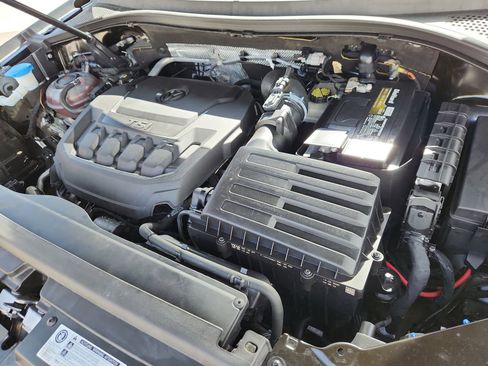 Used 2020 Volkswagen Tiguan SEL image 16