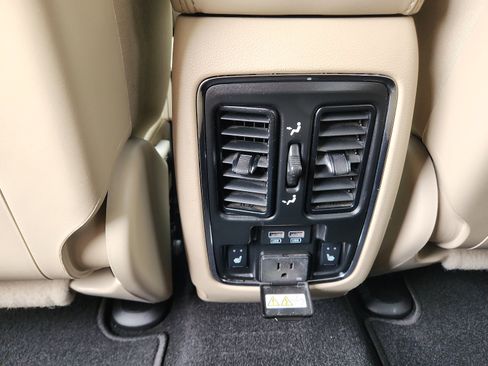 Used 2021 Jeep Grand Cherokee Limited w/ Luxury Group II image 10