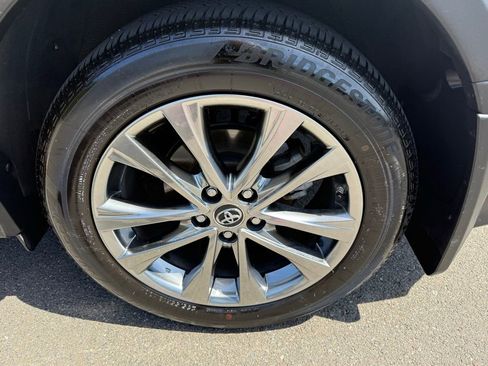 Used 2018 Toyota RAV4 Limited w/ Advanced Technology Package AWD/4WD image 29