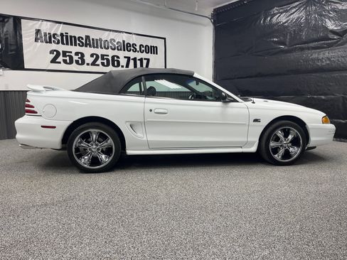 Used 1995 Ford Mustang GT image 2