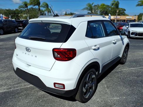 Used 2026 Hyundai Venue SEL image 11