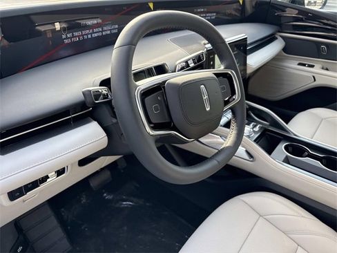 New 2026 Lincoln Nautilus Premier image 24