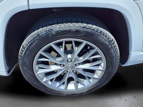 Used 2025 Jeep Grand Cherokee L Summit AWD/4WD image 9