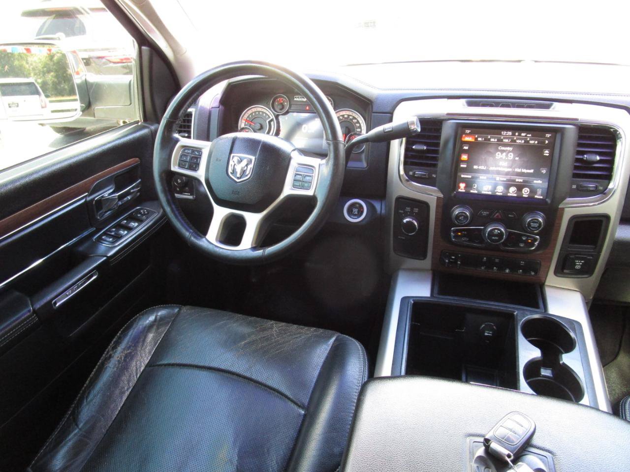 Used 2015 RAM 2500 Laramie w/ Convenience Group AWD/4WD image 8
