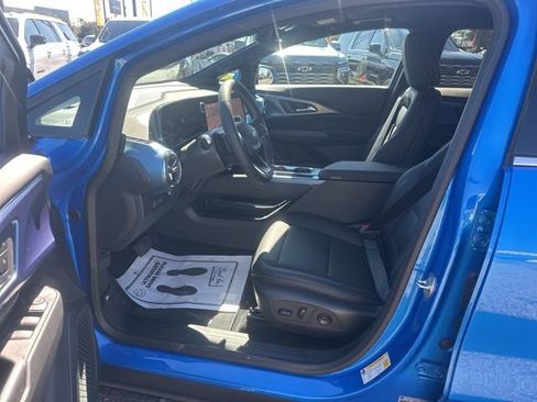 New 2026 Chevrolet Equinox EV LT image 16