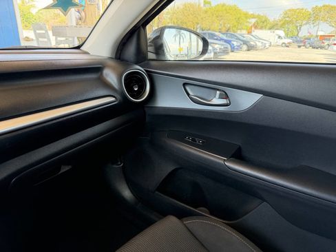 Used 2021 Kia Forte Sedan image 12