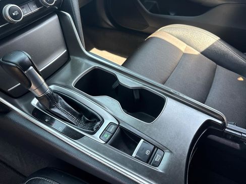 Used 2018 Honda Accord Sport image 8