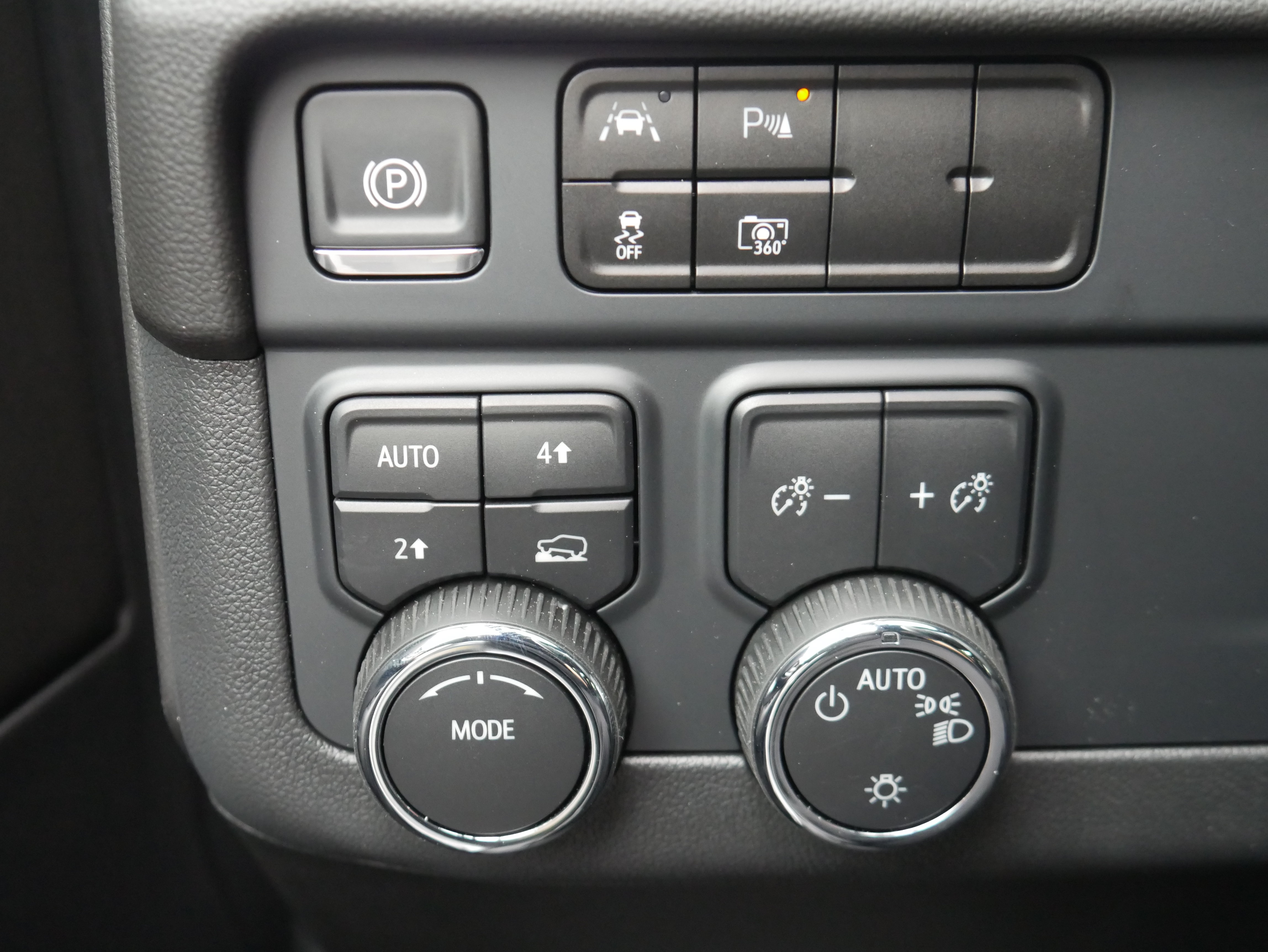 New 2025 Chevrolet Tahoe 4WD w/ 1FL Safety Package image 29