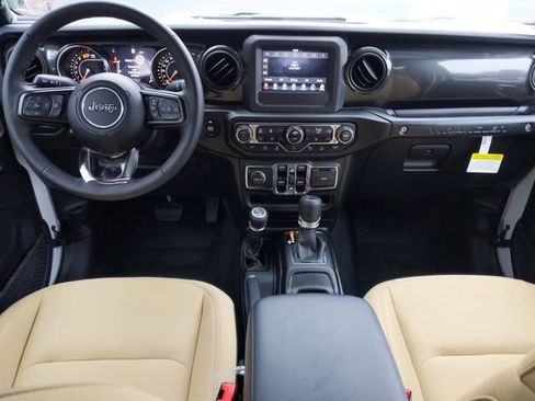 Used 2020 Jeep Wrangler Unlimited Sport image 14