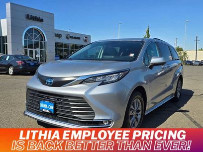 Used 2023 Toyota Sienna XLE