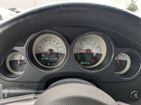 Used 2014 Dodge Challenger R/T RWD image 27