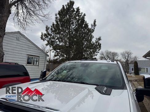 Used 2024 Chevrolet Silverado 2500 LTZ w/ LTZ Convenience Package image 12