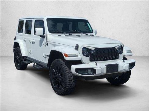 Used 2021 Jeep Wrangler Unlimited Sahara AWD/4WD image 3