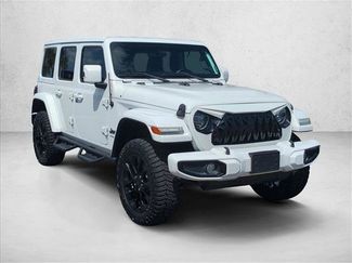 Used 2021 Jeep Wrangler Unlimited Sahara AWD/4WD video 3