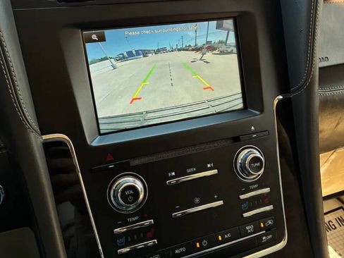 Used 2015 Lincoln Navigator 2WD w/ Equipment Group 101A Reserve image 12