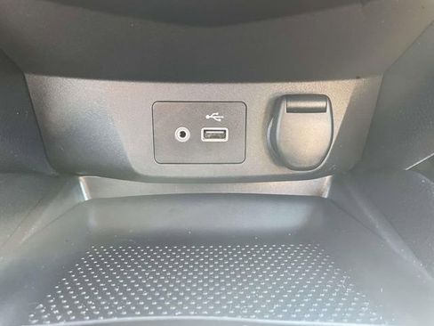 Used 2019 Nissan Rogue SV AWD/4WD image 24