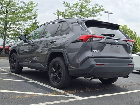 Used 2022 Toyota RAV4 LE AWD/4WD image 5