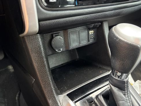 Used 2018 Toyota Corolla LE FWD image 23