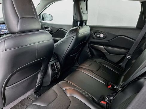 Used 2020 Jeep Cherokee Limited FWD image 31