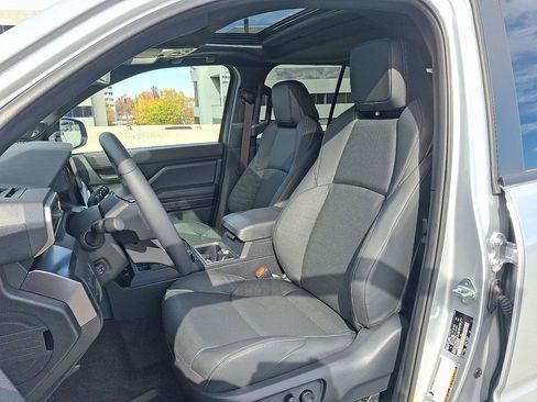 Used 2025 Toyota 4Runner TRD Off-Road Premium image 16