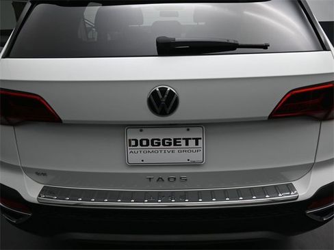 Used 2022 Volkswagen Taos SE image 12