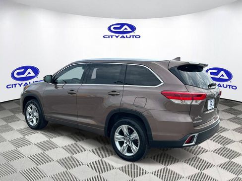 Used 2018 Toyota Highlander Limited FWD image 7