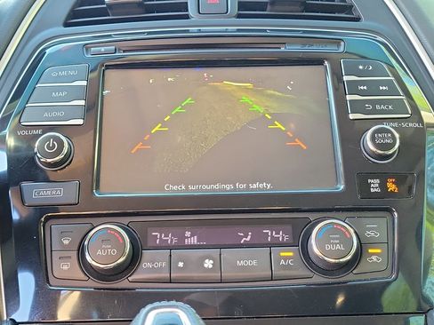 Used 2016 Nissan Maxima SR w/ Interior Lighting Package FWD image 28