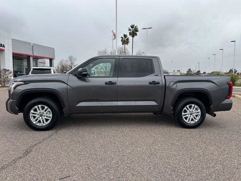 Used 2022 Toyota Tundra SR5 w/ Convenience Package image 2