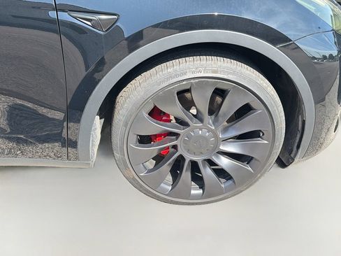Used 2023 Tesla Model Y Performance AWD/4WD image 10