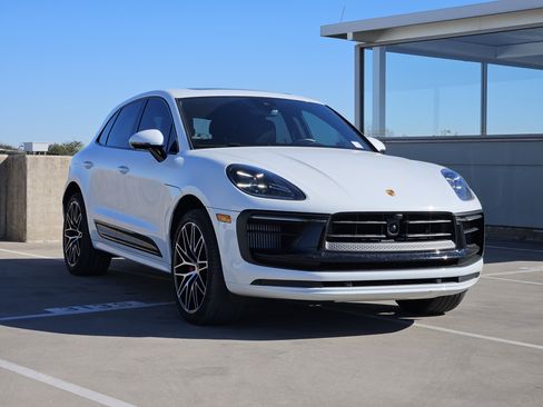 Certified 2023 Porsche Macan S image 10