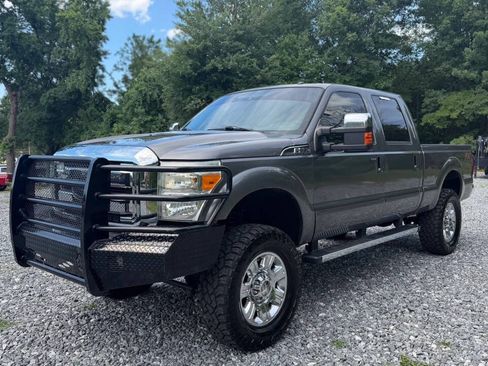 Used 2013 Ford F250 Lariat w/ Lariat Ultimate Pkg AWD/4WD image 3