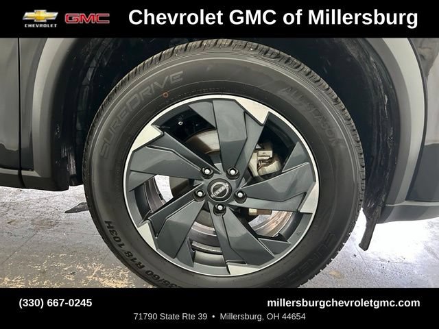 Used 2024 Nissan Rogue SV AWD/4WD image 14
